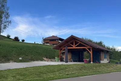 Image de Au P’tit Chalet. \nAnimaux de compagnie acceptés