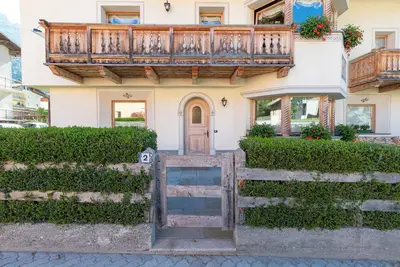 Image de Chalet Ceppo Bormio, ground floor apartment with bay window