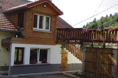 Image de Gîte \"Les Fremi'zh\" maison chaleureuse dans son écrin de verdure