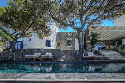 Image de Villa D’Exception Autour De Deux Moulins À Vent Dans Un Cadre Idyllique