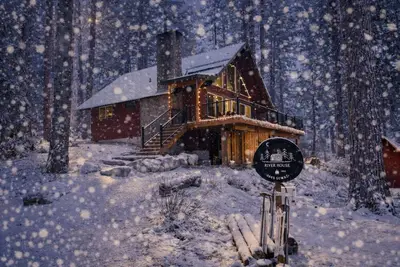 Image de River House on Sumac -River, Hot Tub, Wifi, Deck