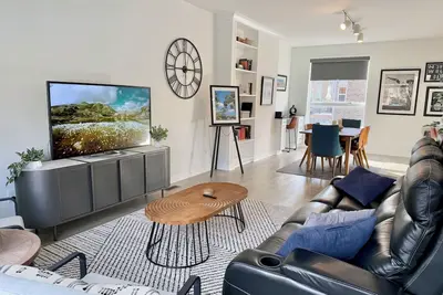 Image de Downtown Dayton townhouse with private garage And rooftop patio!