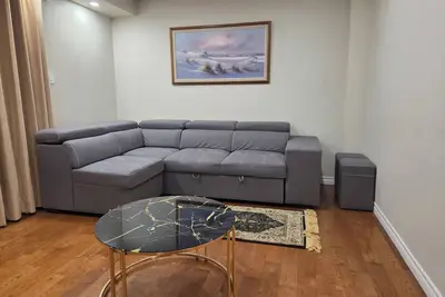 Image de 3-Bedrooms House in Mississauga with WiFi, Ac, Parking. Main floor