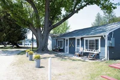 Image de The Swallow Cottage-Charming 2-bedroom cottage on Hamlin Lake.