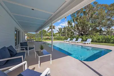 Image de Pet Friendly Pool Home - Minutes Away from Beach