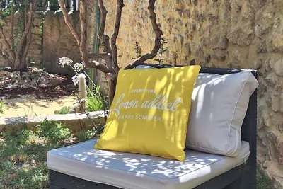 Image de Charmante maison de village de 2 chambres avec son jardin