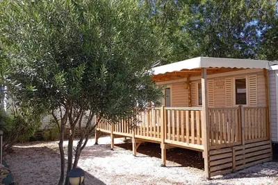 Image de Mobil home à 400 m de la mer dans camping avec piscine à Hyères, 4 personnes