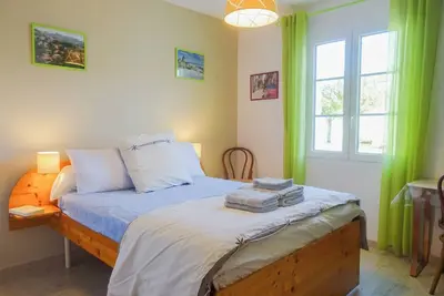 Image de Le Clos des Amourettes (grande maison 4 chambres, jardin et piscine, proche mer)