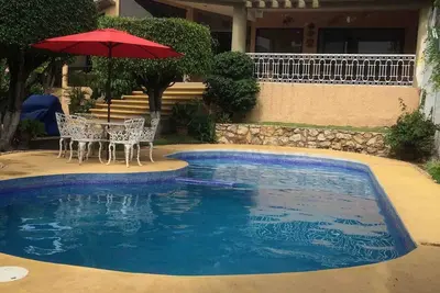 Image de Beautiful family home with heated swimming pool