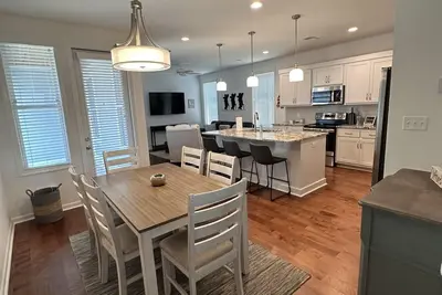 Image de 4-Bedroom Condo in Wonderful Oxford Neighborhood