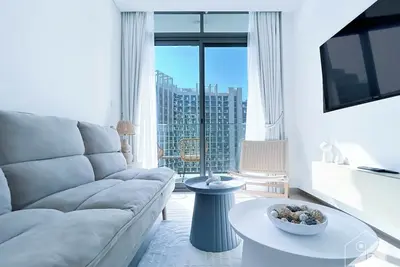 Image de Luxurious 1-Br Apt with Balcony in Azizi Fawad