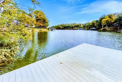 Image de Beautiful Lakefront Lake Anna Views, Dock, Firepit