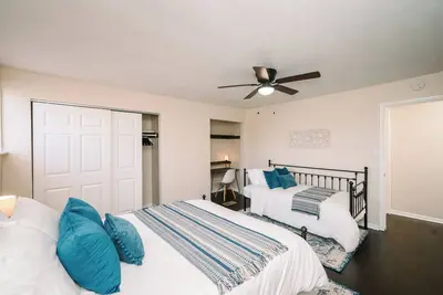 Image de Peaceful Pittsburgh Escape! Mins to North Shore, Agh, Pnc Park, Rivers Casino!