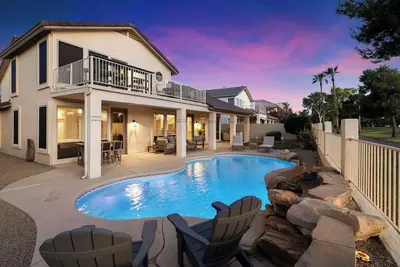 Image de Sunset Oasis: 4 Bed Retreat w/ Pool Heating Included! Stunning Golf Course Views