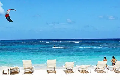 Image de \nPerfect 3 bedroom family villa, beach front view includes all modern amenities