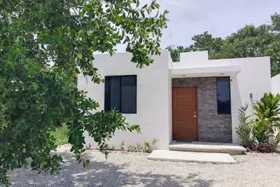 Image de Cottage by the sea in a typical village