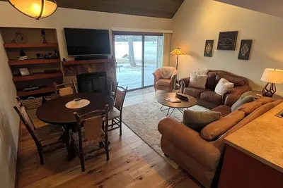 Image de Recently Remodeled Golf Course Condo w/ A/C, Sharc Passes, Bikes & Pet Friendly