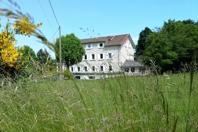 Image de Gîte de groupes avec chambres individuelles, sans dortoirs au cœur de la nature.