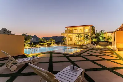 Image de Lavish 5bhk Villa with Grand Garden, Private Pool & Elite Amenities