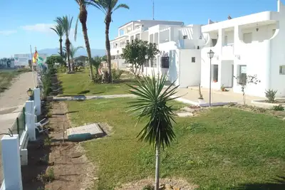 Image de appartement en Rez-de-chaussée, avec grande terrasse, deux chambres, climatisati
