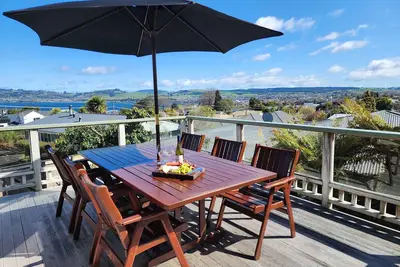 Image de Lake Views, Secluded & Central