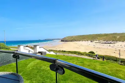 Image de Luxury, 2 bedroom apartment with stunning sea views!