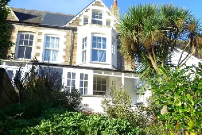 Image de Seaside holiday cottage, less than a minute walk to the beach!