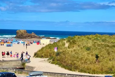 Image de Penthouse apartment with sea views & direct access to the beach!