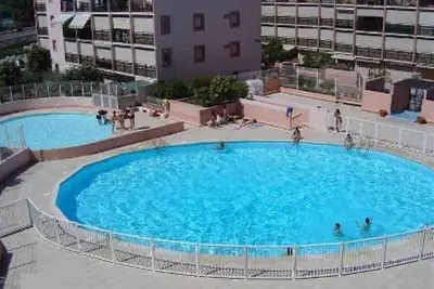 Image de Studio cabine rénové 4 pers au Grau-du-Roi avec piscine et parking