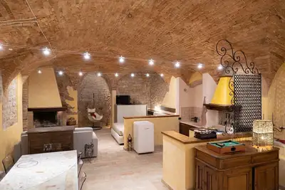 Image de Charming brick and stone loft in a 17th-century chapel in the historic center