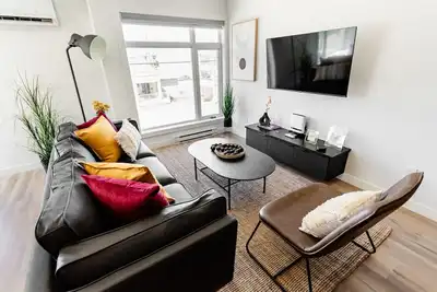 Image de Stylish & Spacious | Minutes from Downtown