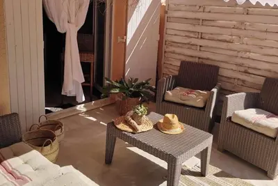 Image de Mazet 35m2+ jardin+clim+piscine+parking+domaine privé+tennis