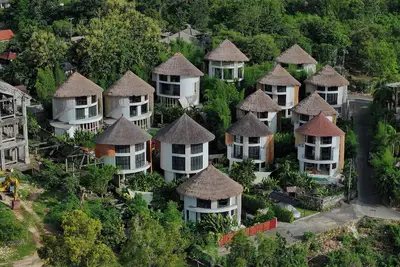 Image de Hillstone Luxury Village