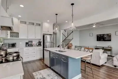 Image de Luxury Lakefront Family Retreat