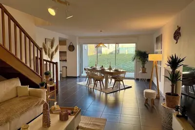 Image de Maison spacieuse et chaleureuse à Metz, proche du centre avec jardin et terrasse