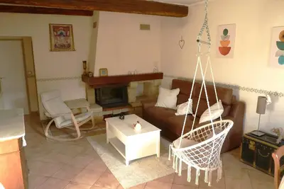 Image de \"Ô cœur\" du village de Graveson, maison idéalement située, tout se fait à pied!