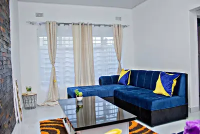 Image de Cozy 2-Bedroom Apartment In Amazing Livingstone With Ac, WiFi, 24/7 Solar Backup