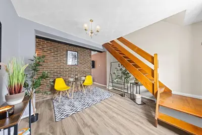 Image de Stylish Central Home By Train Station | Book Now!