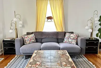 Image de West End's Diamond in the Rough 2-bedroom Apartment with Parking & WiFi