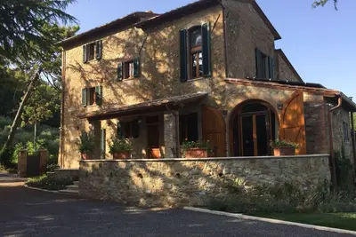 Image de Beautiful 5-Bedroom Villa - Walk to Montepulciano w/Pool, Jacuzzi & Fitness Room