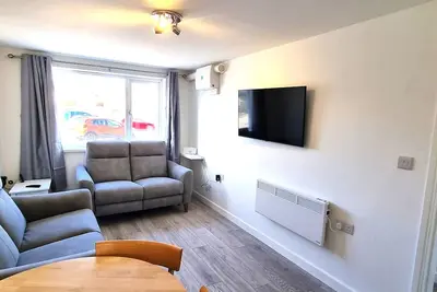 Image de Beachfront apartment with direct beach access!