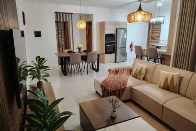 Image de Charming 2-bedroom apartment in Flic en Flac. 10 min walk to white sandy beach.