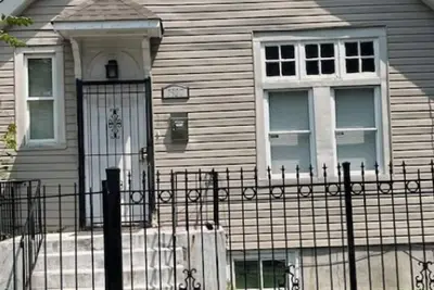 Image de Spacious 4-bedroom house in cool Chicago with Ac, WiFi