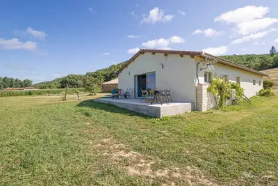 Image de 2-bedroom house with Ac and WiFi in peaceful Sauviac with view over the Pyrénées