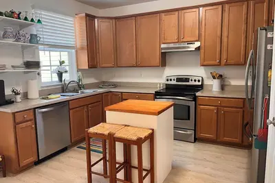 Image de Cozy apartment with full size kitchen and parking in Shepherdstown Wv