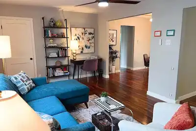 Image de Cozy Condo in Prime Location!