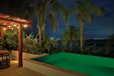 Image de Coral 2 Beautiful oceanfront Villa in Punta Esmeralda, Cruz de Huanacaxtle.