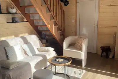 Image de Chalet chaleureux et fonctionnel entièrement rénové