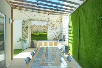 Image de Luxury 2 bedroom with large outdoor & jacuzzi Jbas1-1