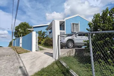 Image de Charming 3-bedroom house with a view of St Johns harbor, Ac, WiFi, and parking